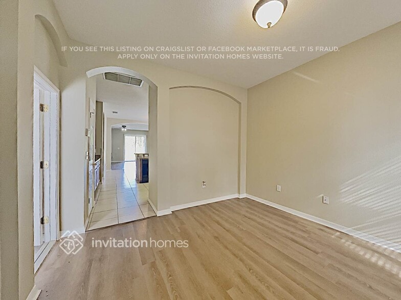 Building Photo - 8211 Crescent Moon Dr