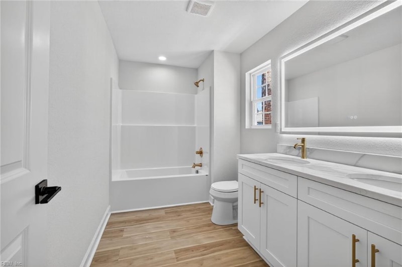 Building Photo - 701 W 29th St
