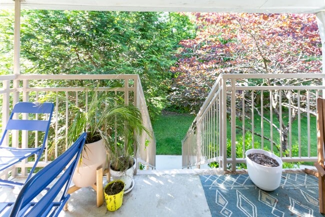 Building Photo - **Application pending 5/1/2026**Stunning Carrboro Condo available early June!