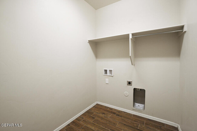 Building Photo - 13031 Sherborne
