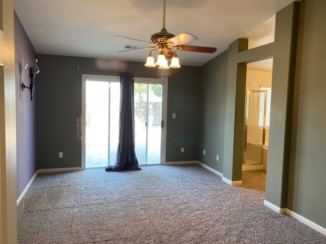 Building Photo - 4 bedroom single story in Manteca!