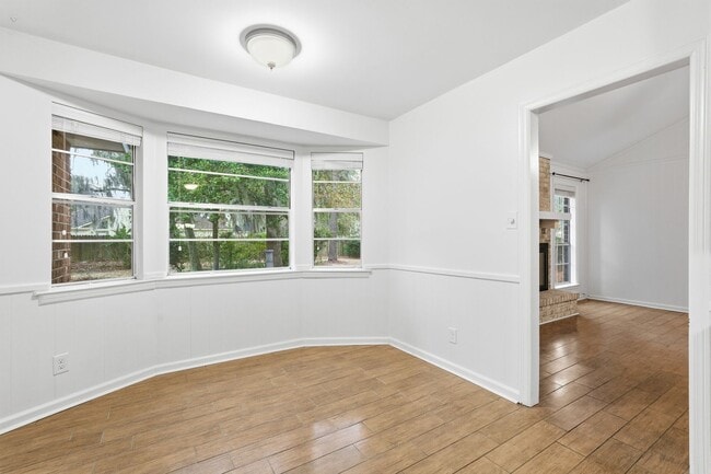 Building Photo - Ranch Home in Wilmington Park For Lease