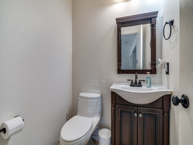 Building Photo - 8605 Treasure Cove