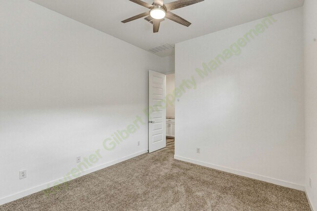 Building Photo - Stunning Gilbert Home Located in the Beautiful Belrose Gated Community!
