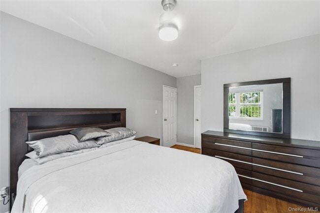 Building Photo - 59-17 Kissena Blvd