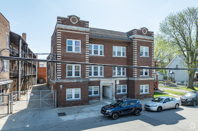 Alternate View - Shaker Square Plaza