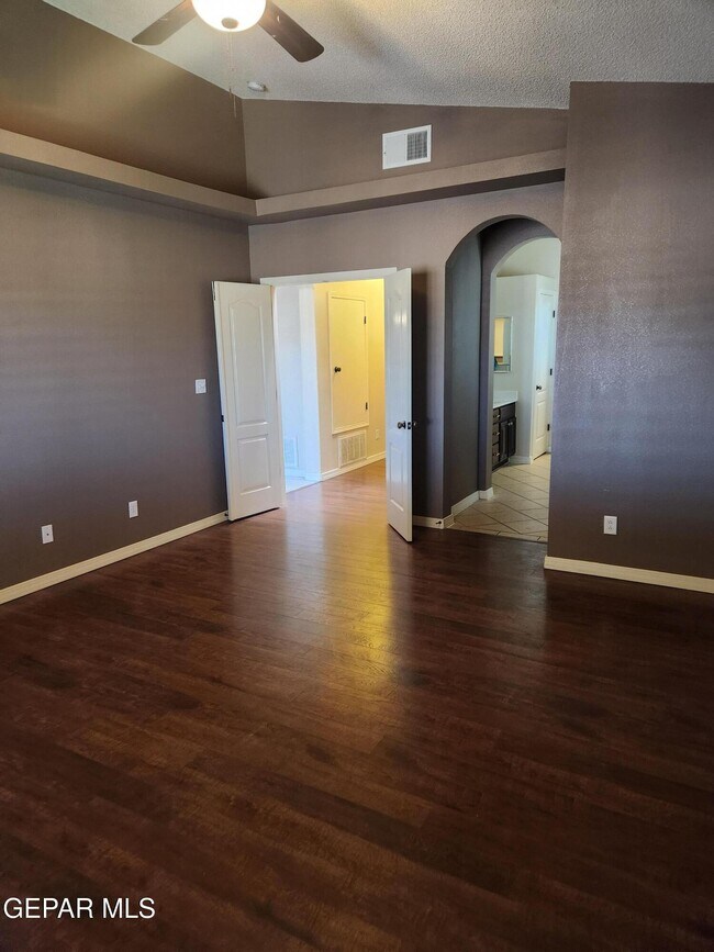 Building Photo - 4001 Tuscany Hills Pl