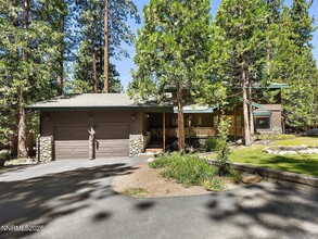 Building Photo - 445 Country Club Dr