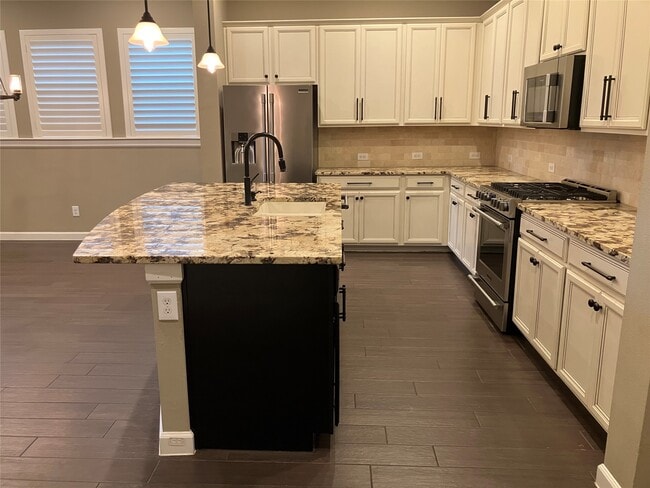 Building Photo - 131 Castlegate Ln