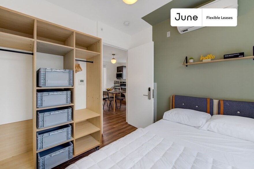 Building Photo - Charming Private ROOM in Williamsburg