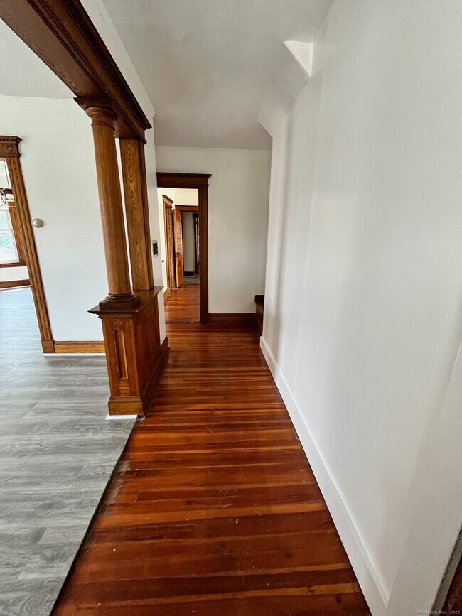 Building Photo - 67 Sisson Ave