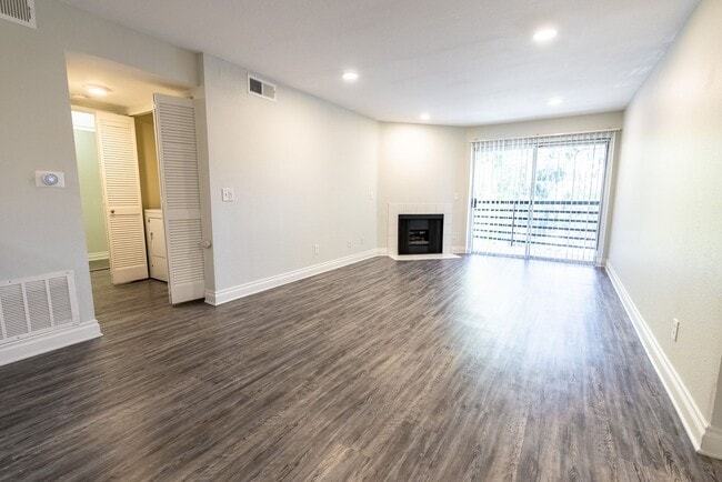 Interior Photo - 14056 Valleyheart