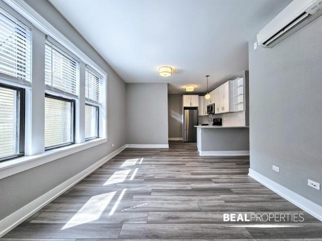 Building Photo - 2 bedroom in CHICAGO IL 60613