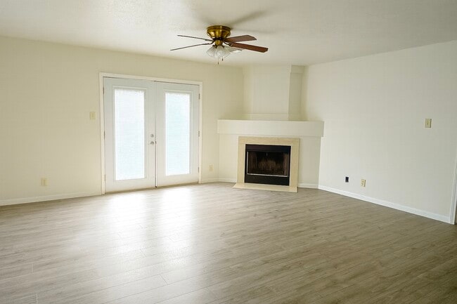 Building Photo - Casa Terrace