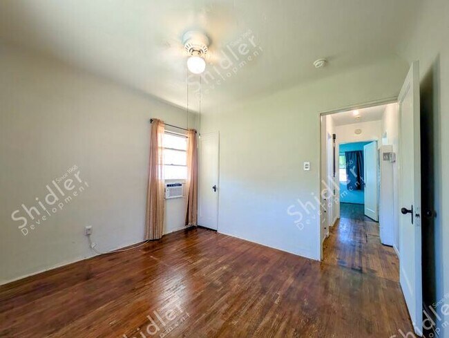 Building Photo - 2 Bedroom 1 Bath and 2 Massive Yard in North San Bernardino