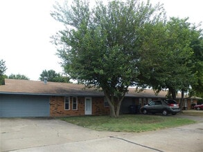 Building Photo - 325 Dustin Dr