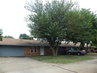 Building Photo - 325 Dustin Dr