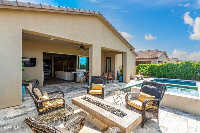 Building Photo - 6050 E Santa Cruz Dr