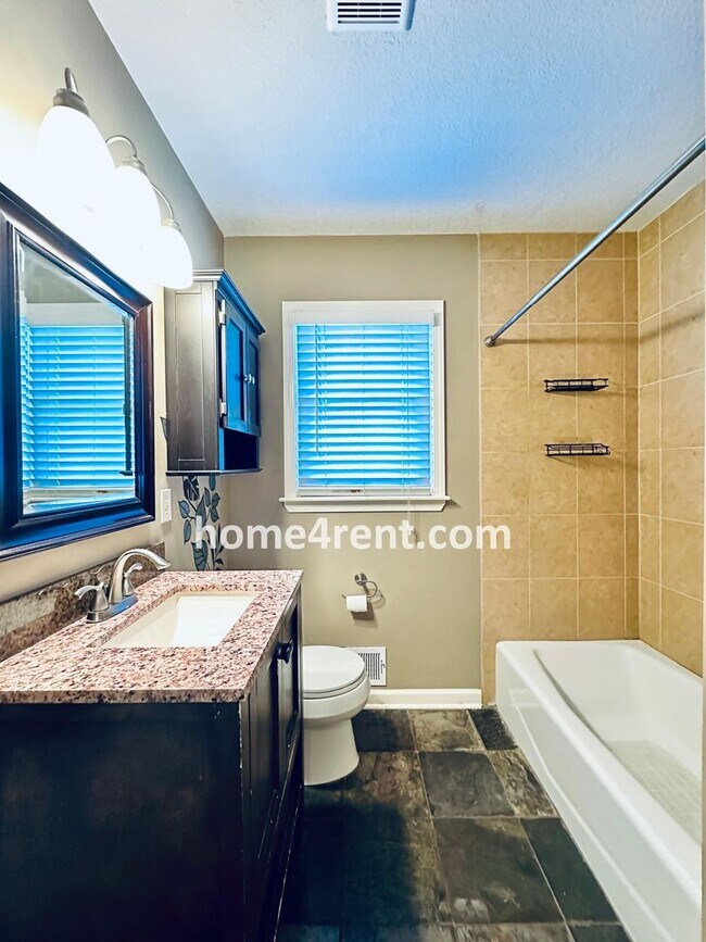 Building Photo - Beautifully Updated Home in Prime Overland...