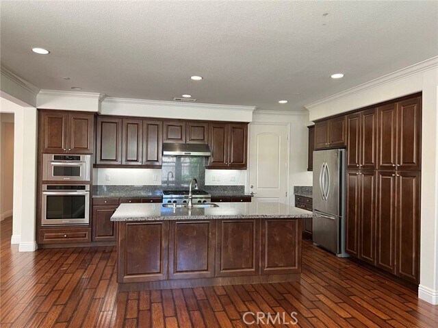 Building Photo - 160 Willowbend