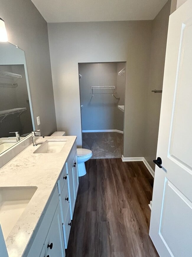 Building Photo - Modern Comfort Meets Effortless Living at ...