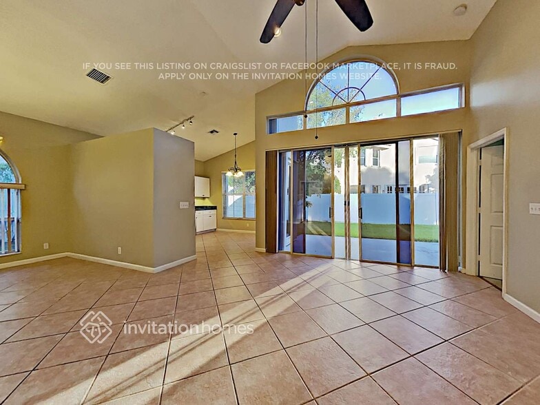 Building Photo - 1160 NW 185th Ave