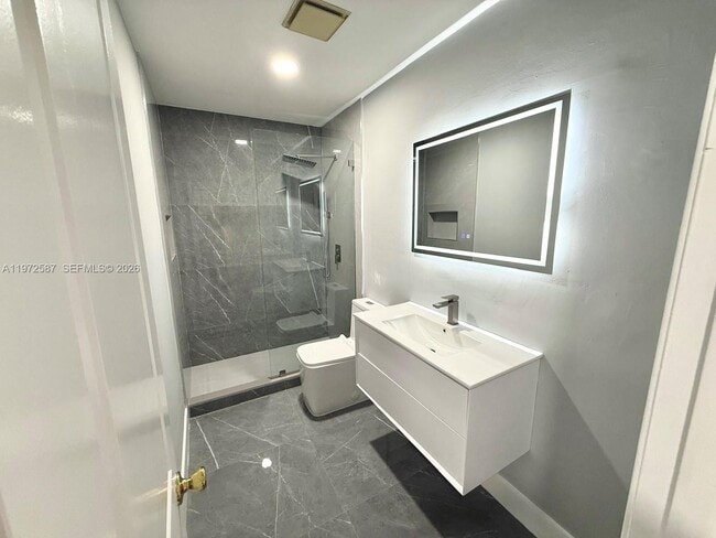 Building Photo - 2700 N 34th Ave