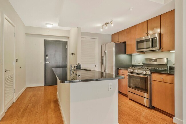 Building Photo - 1117 10th St NW