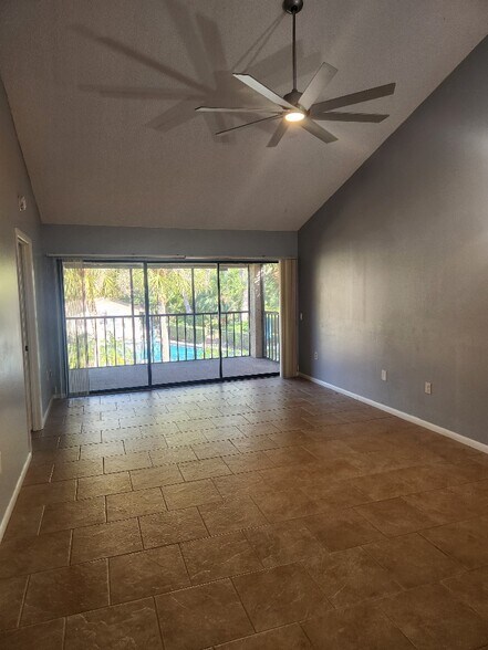 Building Photo - 4817 Winslow Beacon
