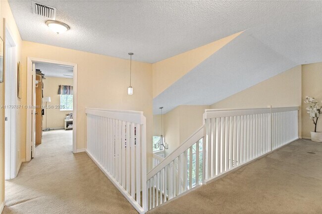 Building Photo - 513 NW 46th Ave