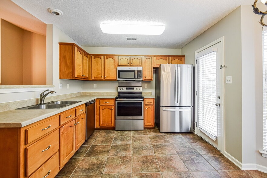 Building Photo - 5764 Deer Ridge Dr