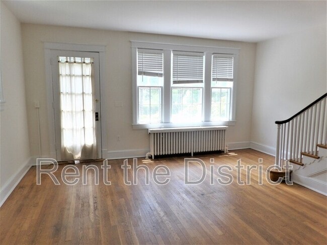 Building Photo - 4433 Fessenden St NW