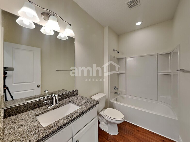 Building Photo - 1921 Moorings Cir