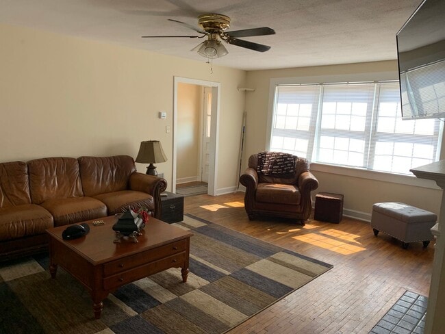 Building Photo - 3 bed, 1 bath home, Only minutes away from The University of Alabama