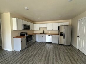 Building Photo - Valley View Estates C
