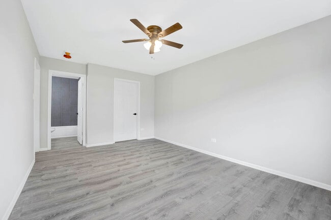 Building Photo - 141 W 63rd St