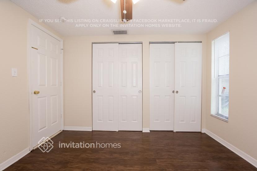 Building Photo - 11811 Roselawn Ave