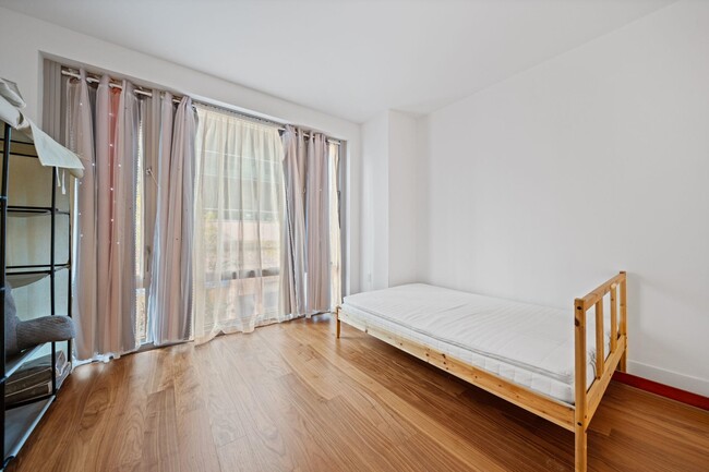 Building Photo - 2 Shore Ln