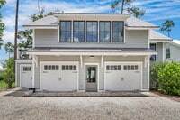Building Photo - Spacious & Furnished Garage Apartment in Palmetto Bluff!