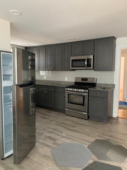 Building Photo - 11 Willet St