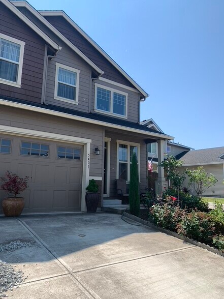 Building Photo - 5401 NE 66th Dr