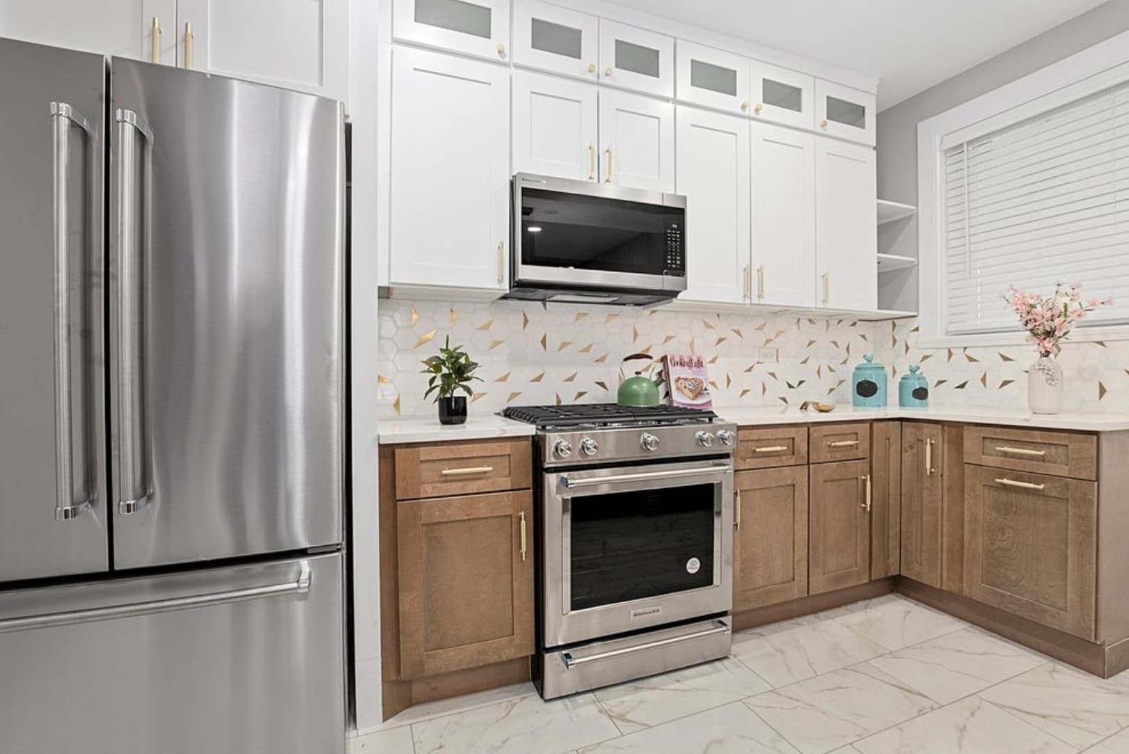 Building Photo - 1809 W Armitage Ave