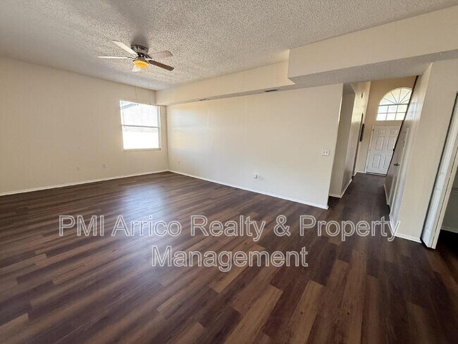 Building Photo - 12653 Longcrest Dr