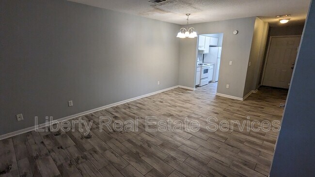 Building Photo - 107 Gilbert St