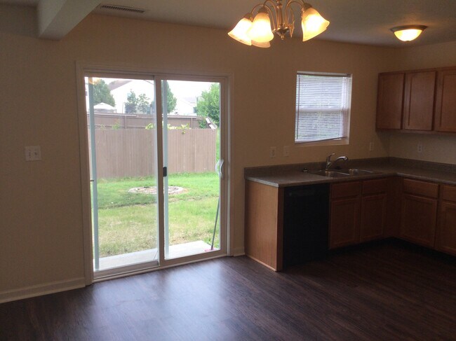 Building Photo - 1236 Saticoy Ct