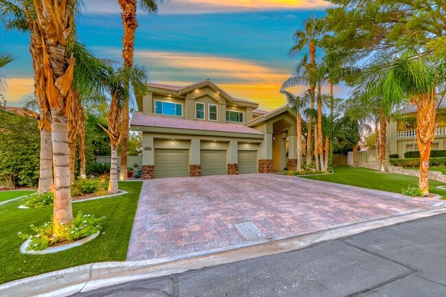 Building Photo - Stunning Green Valley, Guard Gated Communi...