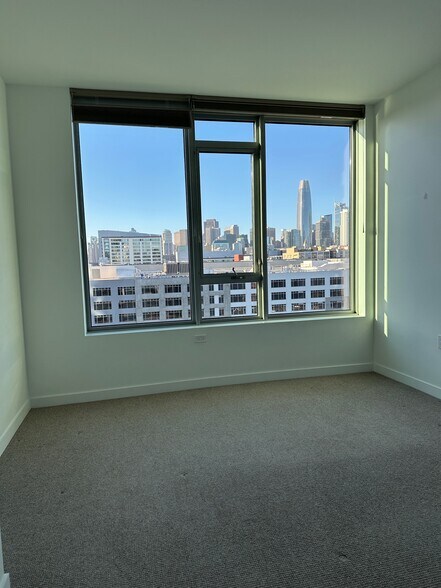 Building Photo - 1000 3rd St