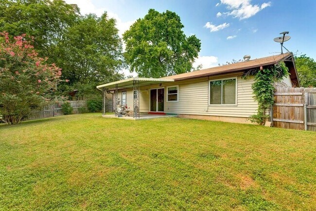 Building Photo - 1703 Rockbridge Ter