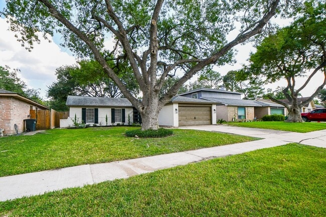 Building Photo - 23931 Pepperrell Pl St