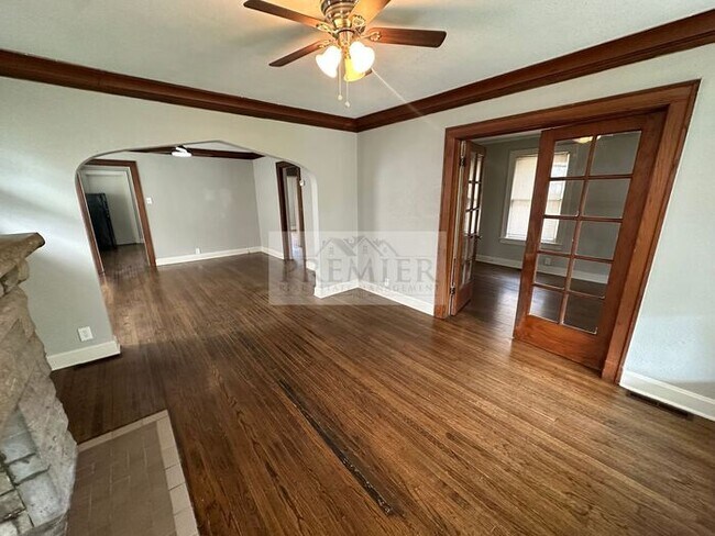 Building Photo - 5618 Forest Ave